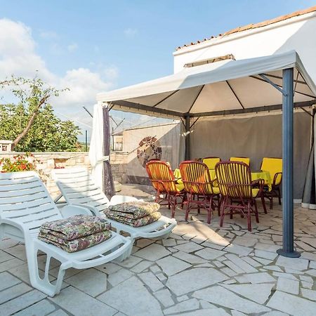 Ferienwohnung Kuca Za Odmor Lucy Pula Exterior foto