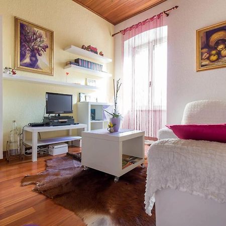 Ferienwohnung Kuca Za Odmor Lucy Pula Exterior foto