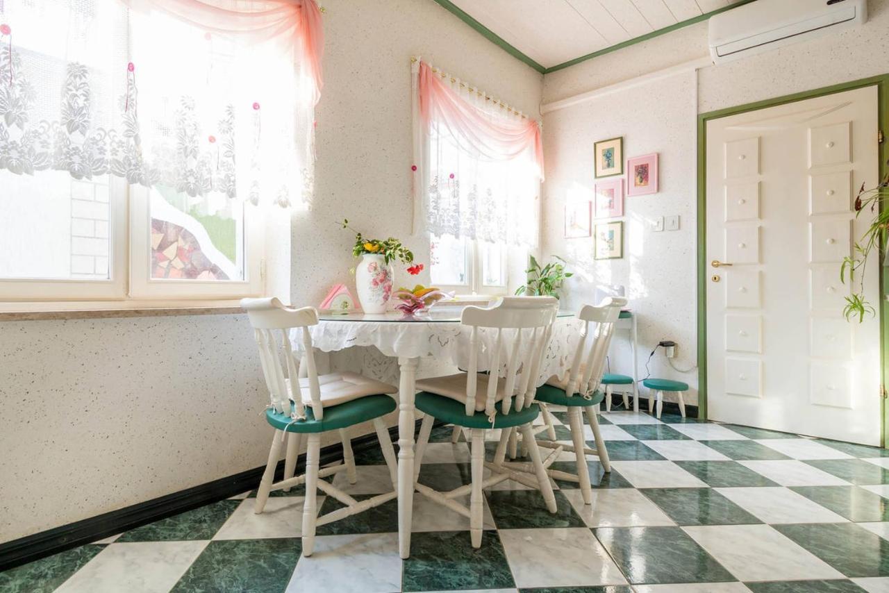 Ferienwohnung Kuca Za Odmor Lucy Pula Exterior foto