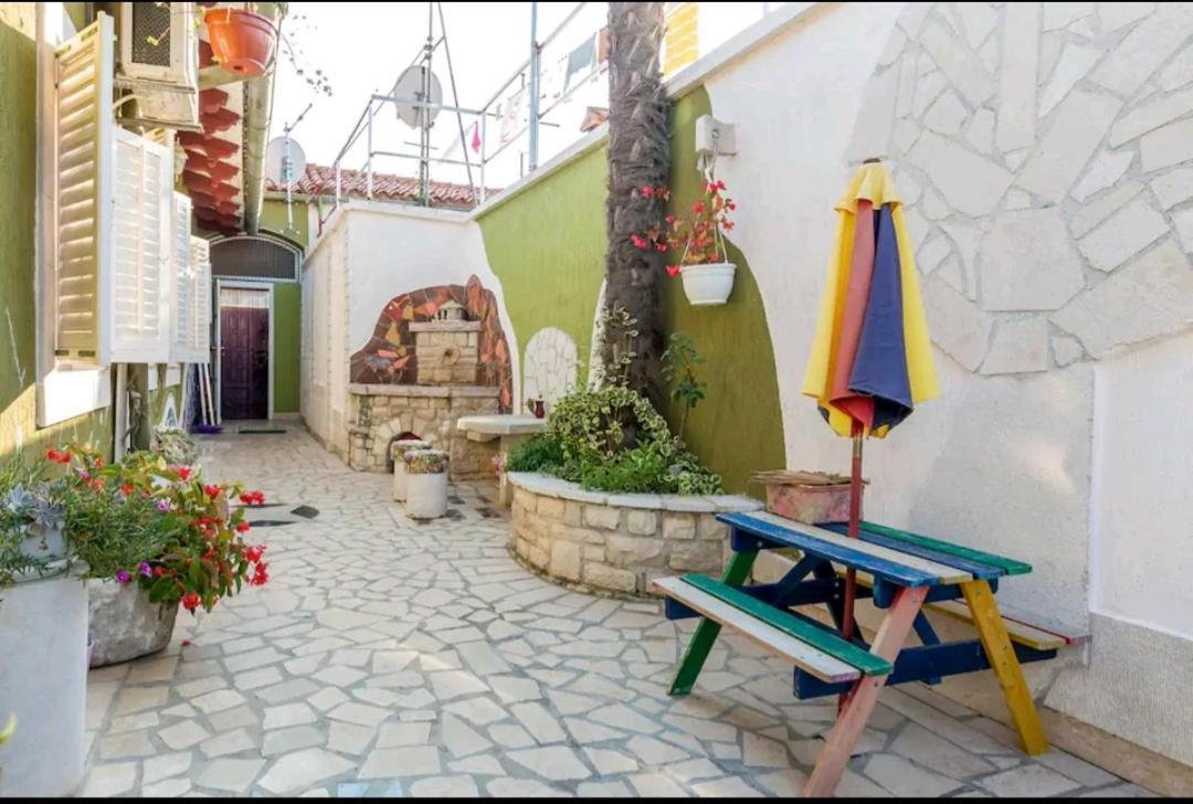 Ferienwohnung Kuca Za Odmor Lucy Pula Exterior foto
