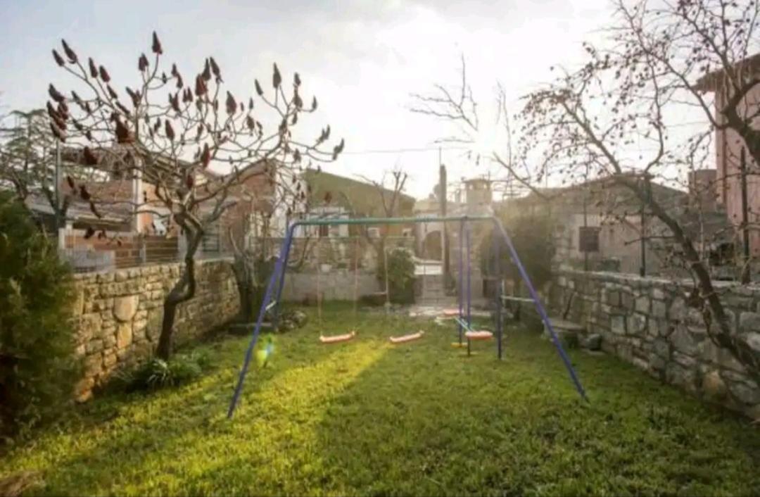 Ferienwohnung Kuca Za Odmor Lucy Pula Exterior foto