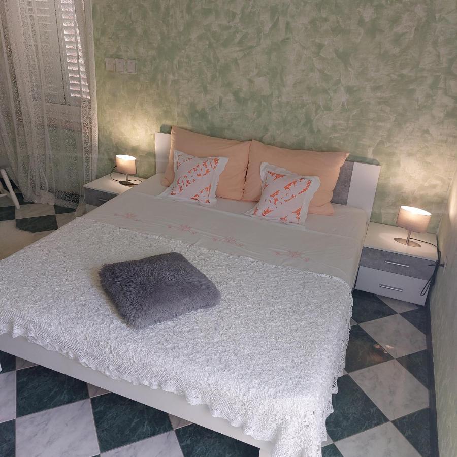 Ferienwohnung Kuca Za Odmor Lucy Pula Exterior foto